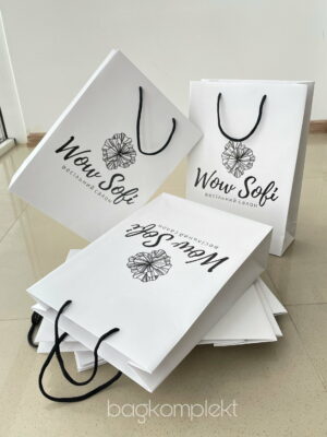 паперовий пакет з логотипом